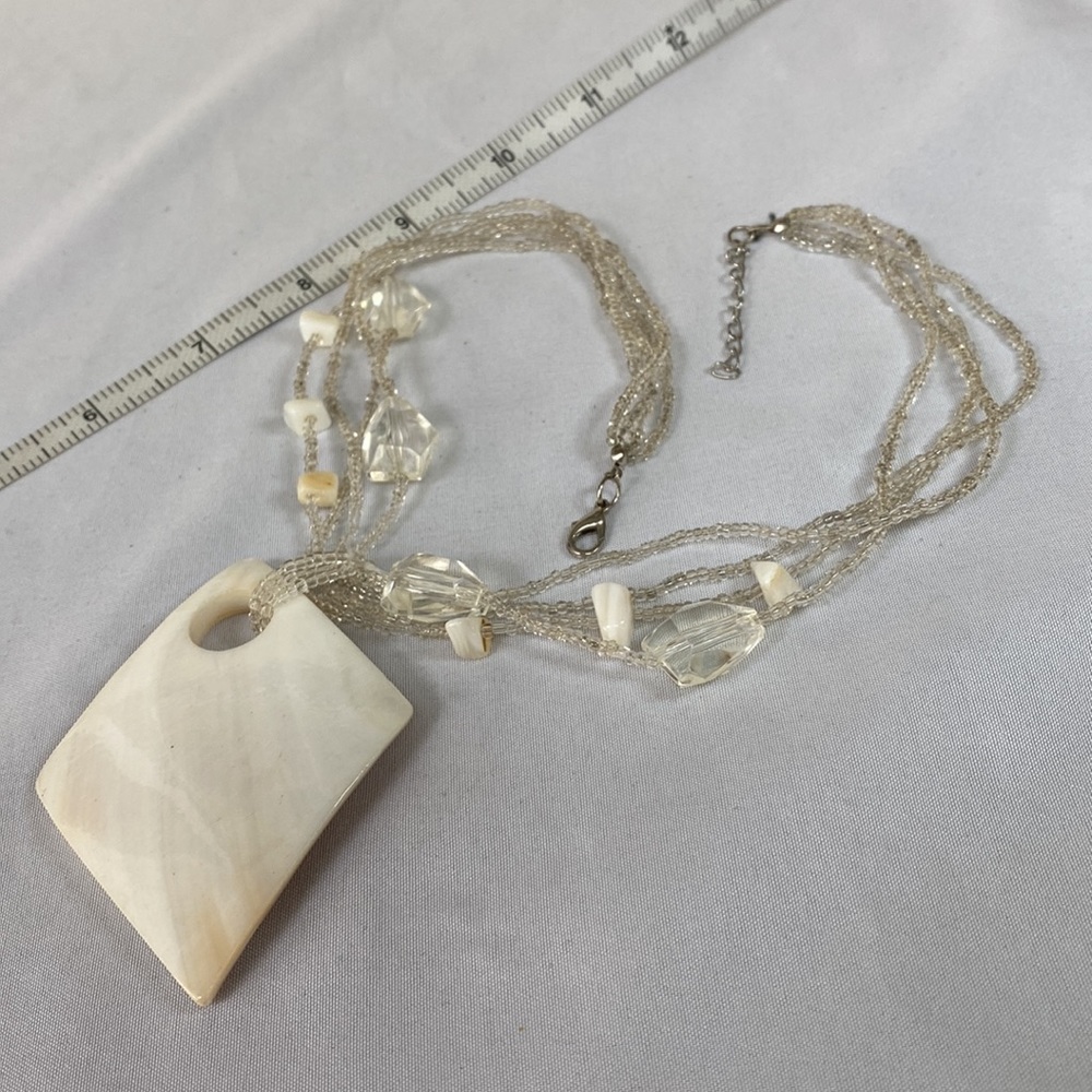 Polished shell and clear seed bead necklace - Picture 8 of 9